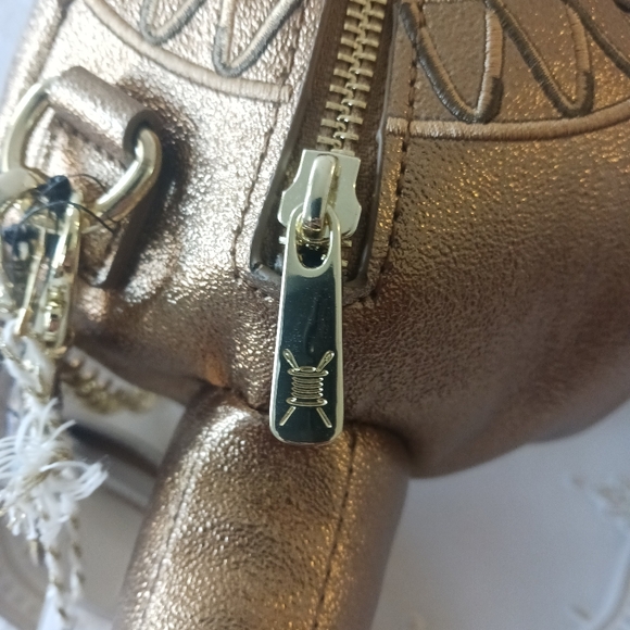 Stitch Shoppe by Loungefly × Disney Aladdin Genie Lamp Crossbody Bag - Picture 5 of 16